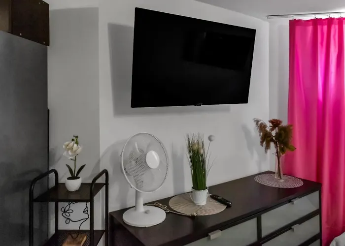 아파트 Ochota - Park, Bus&trains Nearby - By Rentujemy 바르샤바