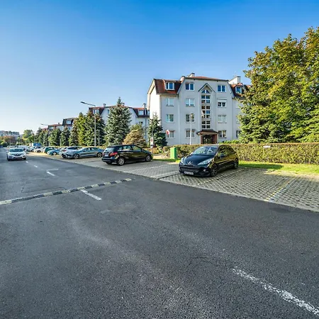 Appartement Ochota - Park, Bus&trains Nearby - By Rentujemy