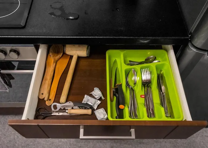 Lejlighed Ochota - Park, Bus&trains Nearby - By Rentujemy *