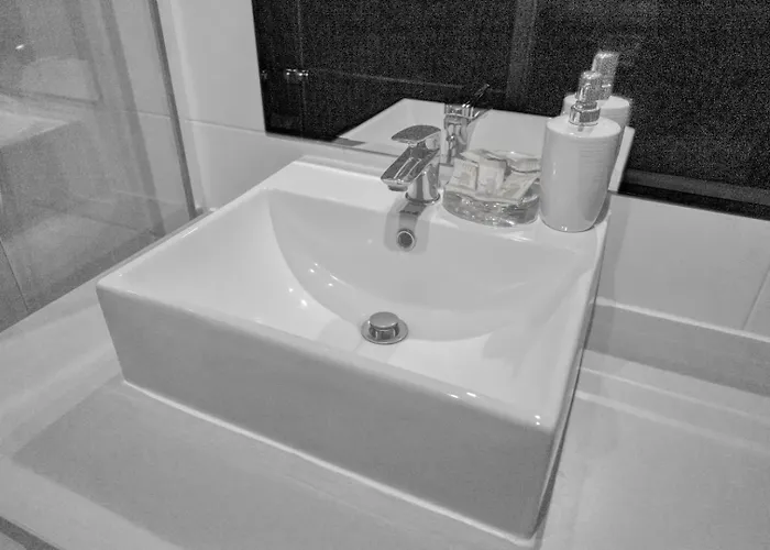 Ochota - Park, Bus&trains Nearby - By Rentujemy Lejlighed Warszawa