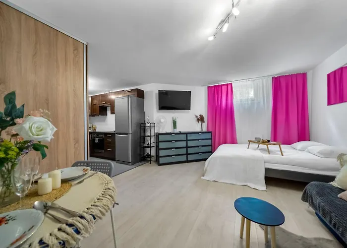 Ochota - Park, Bus&trains Nearby - By Rentujemy Warszawa