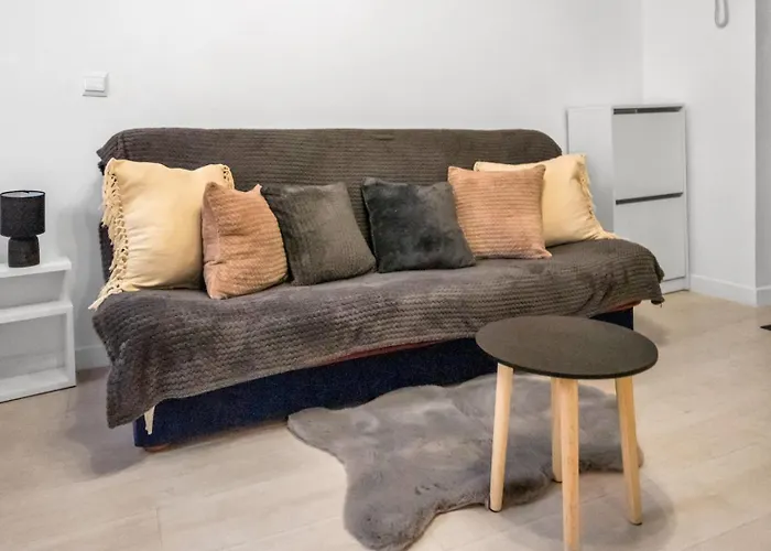 Ochota - Park, Bus&trains Nearby - By Rentujemy Warszawa