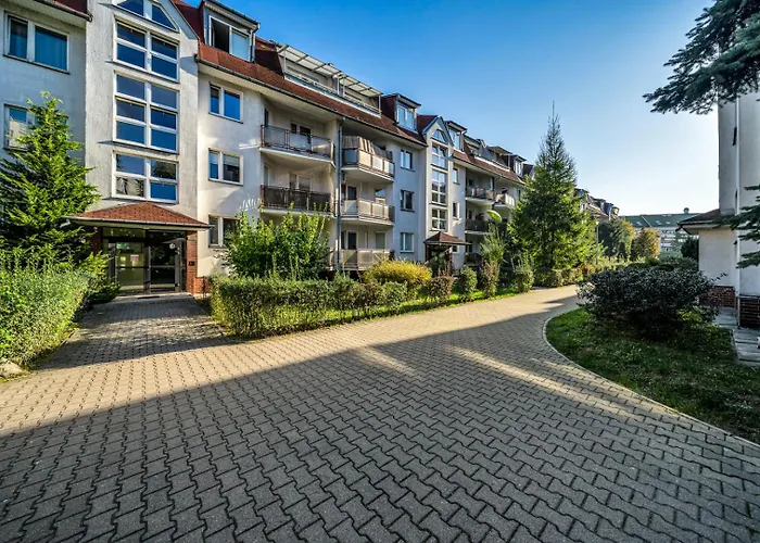 Ochota - Park, Bus&trains Nearby - By Rentujemy *